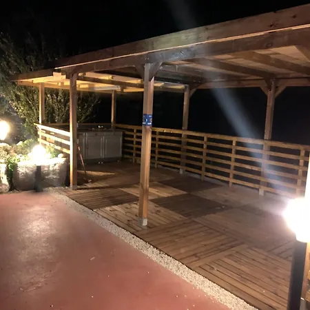 בית נופש De Lucat *